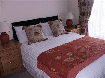 Park Dene Only Bed & Breakfast 4*